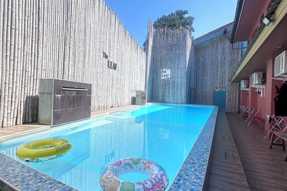 The leaf&pool hostel - Pattaya - Piscina