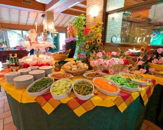 Centro Vacanze Verde Azzurro - Cingoli - Buffet