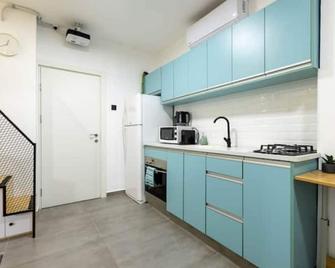 Centrally-located Quiet Cozy Loft apartment - Beer Sheva - Kitchen