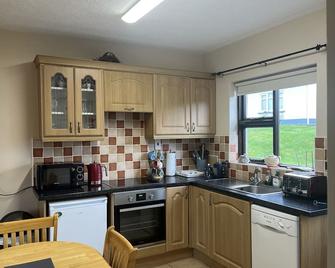 Spiddal Cottage - Spiddal - Kitchen
