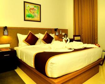 Hotel De Grand - Kozhikode - Bedroom