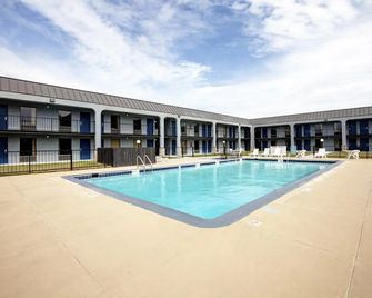 Newnan Lodge - Newnan - Pool