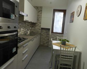 Family Home Salerno - Salerno - Kitchen