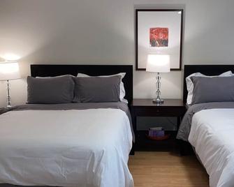 Merritt Crown Hill - 1 bedroom w/AC Suite 200 - Merritt - Bedroom
