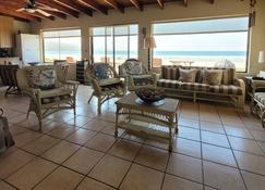 Casa Marbella 2br/1ba Private Beach-Front Home - Cabo Punta Banda - Sala de estar