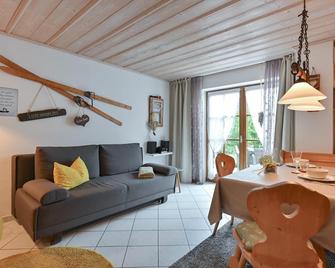 Ferienwohnung Alpina - Rosshaupten - Living room