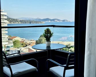 Hotel Del Medio - Sutomore - Balcon