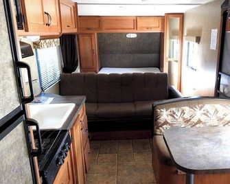 Shadow Hills Rv Resort - Indio - Wohnzimmer