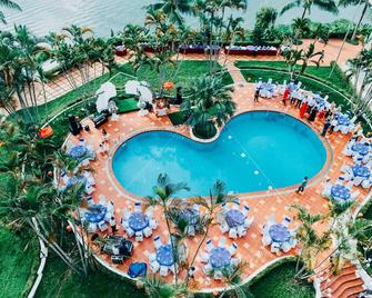 Century Riverside Hotel Hue - Hué - Pool
