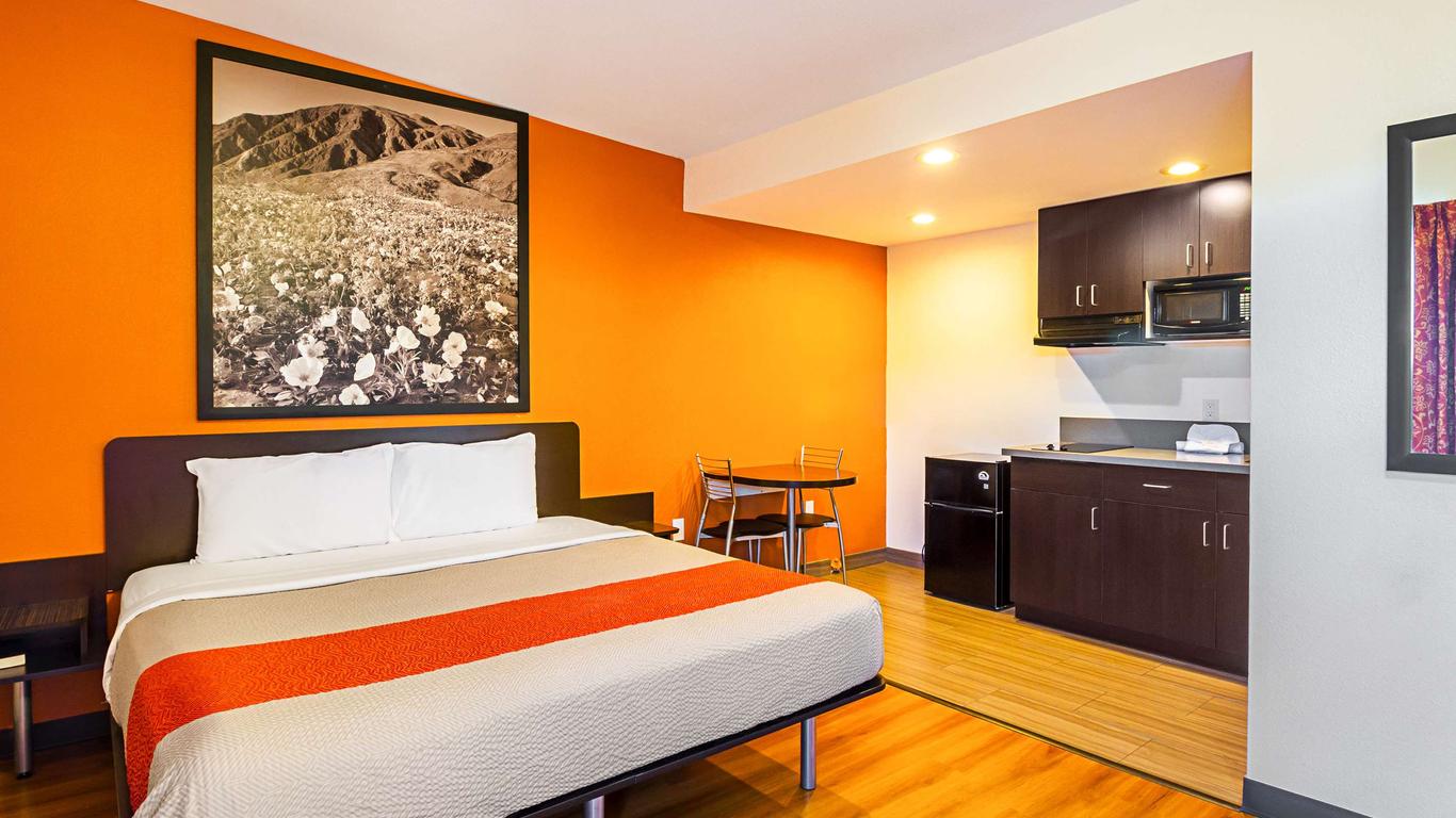 Motel 6 Hesperia Va East