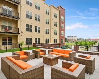 Stylish 1 BR Apartment w Movie Theater - Dale City - Balcony