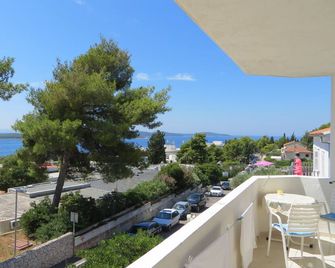 أبارتمنتس آند رومز روجوسيك - Hvar - شرفة
