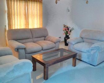 The Fern Inn - Nuwara Eliya - Phòng khách