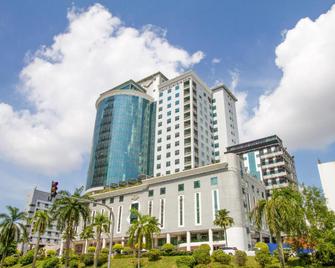 Grand Bluewave Hotel - ג'והור באהרו - בניין