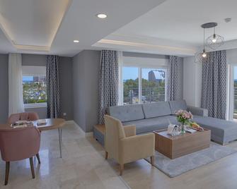 Sherwood Suites Resort - Antalya - Wohnzimmer