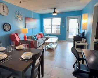 Near Beach Updated Pool & Hot Tub - South Padre Island - Comedor