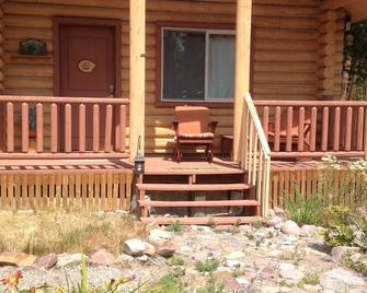 Longhorn Cabin-Separate Bedroom, Sleeper Futon in Living Area - Superior - Patio