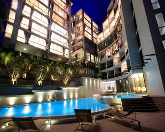 Kamala Resort And Spa - Kamala - Piscina