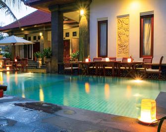 Kubu Garden Suites & Villas Nusa Dua - South Kuta - Pool