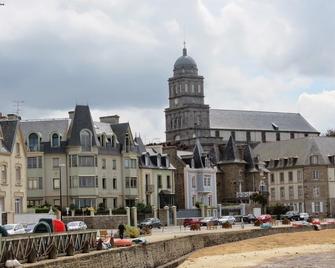 Grd Studio Terrasse Tour Solidor, seaside, wifi, bikes, near rampart - Saint-Malo - Budynek