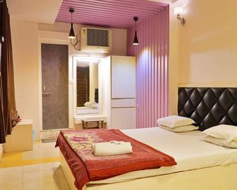 Hotel Pachmarhi - Pachmarhi - Bedroom