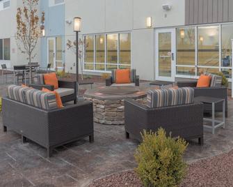 TownePlace Suites by Marriott Syracuse Liverpool - Liverpool - Terasa