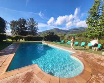 Hotel Pasteral - La Cellera de Ter - Pool