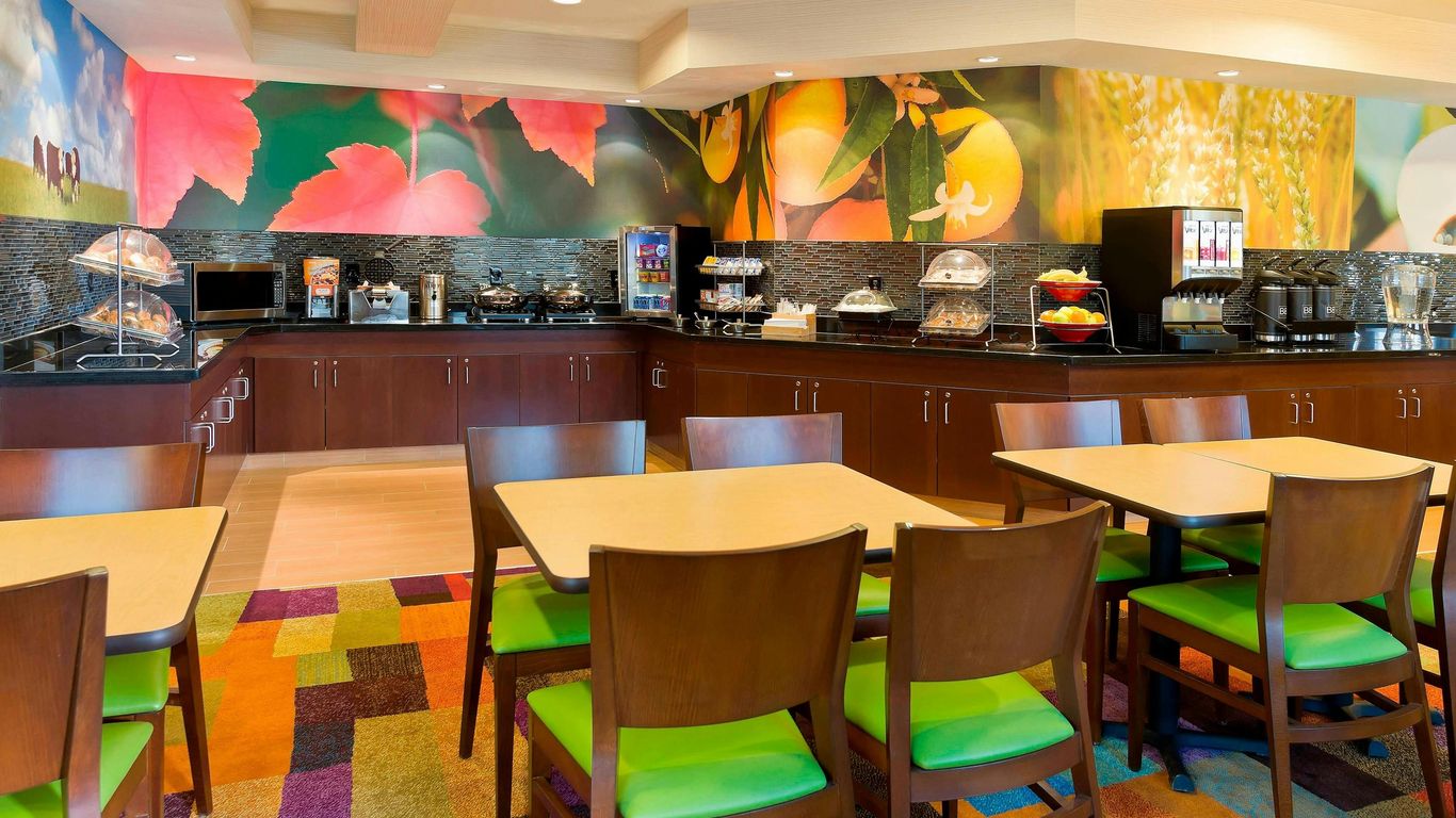 Fairfield Inn & Suites by Marriott Lexington Keeneland/Airport
