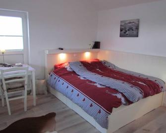 Rotes Atelierhaus - Nordstrand - Schlafzimmer