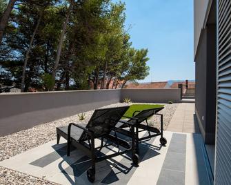 Apartments Dva Galeba - Bol - Balcony
