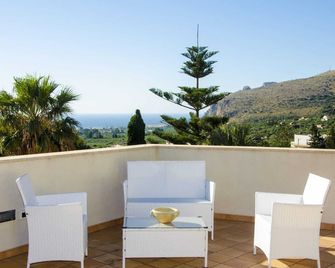 B&B Coppola - Castelluzzo - Balcón
