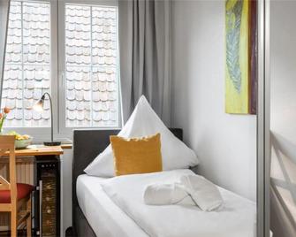 Hotel Sonnenstube Hagnau - Hagnau am Bodensee - Bedroom