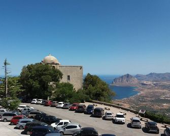 Hotel Edelweiss - Erice - Vista del exterior