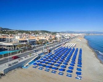 Pearl Beach - ריתימנו - חוף