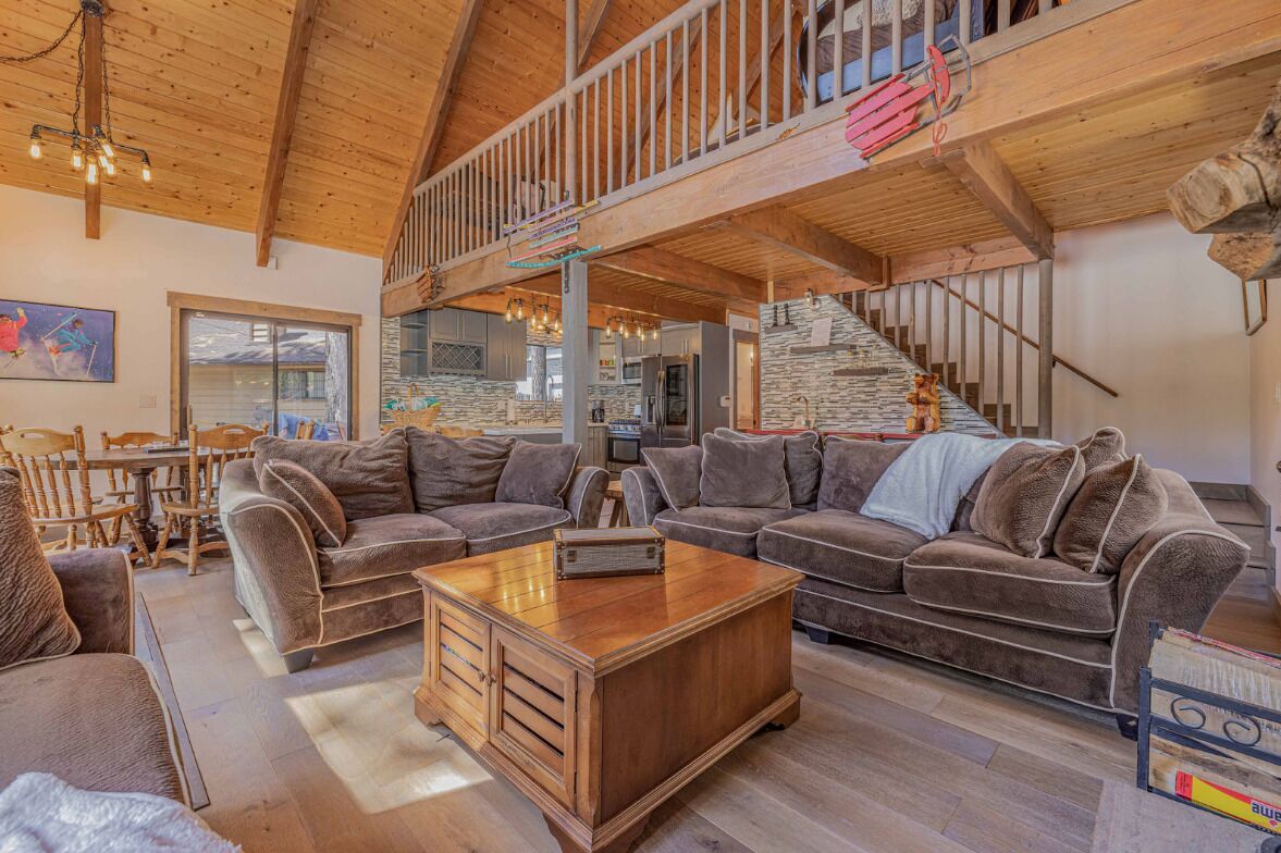 Blue Horizon Lodge - ביג בר לייק - סלון