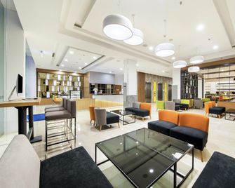 Holiday Inn Express Jakarta Menteng by IHG - Jakarta - Lobby