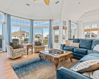 Belle Eire at Pine Island 8 Bedroom Oceanside Home - Corolla - Living room