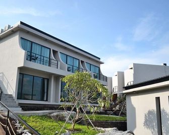 De' Anchor - Ko Si Chang - Building