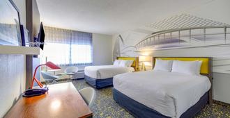 St. Louis Airport Hotel - St. Louis - Bedroom