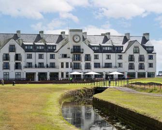 At The Links - Carnoustie - Building