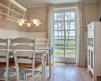 4 person holiday home in Rønne-By Traum - Rønne - Essbereich