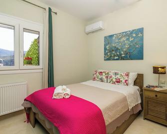 Phevos Seaview Apartment - Argostoli - Schlafzimmer