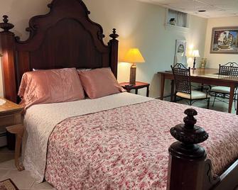 Near Old Silver Beach Falmouth-Private entrance, private bedroom & shared bath - North Falmouth - Phòng ngủ