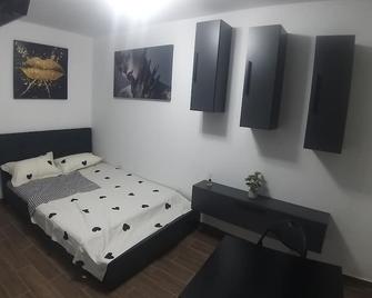 Ovidiu relaxing place - Bucharest - Bedroom