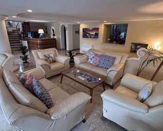 Bougainville Luxury Boutique Hotel - אנאקאפרי - סלון