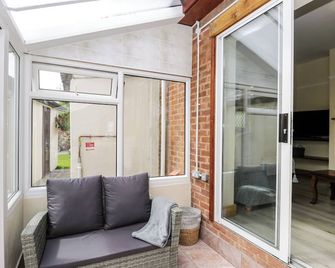 Greenacres - Kidderminster - Oturma odası