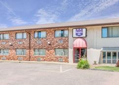 Knights Inn & Suites South Sioux City - South Sioux City - Building