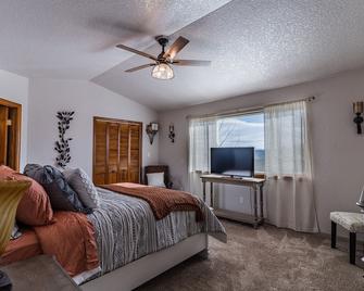 Beautiful Warm and Spacious Home, 3bed/2 full bath - Cañon City - Habitación