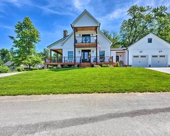 Charming Lake Erie Getaway Walk to Beach! - North East - Gebäude