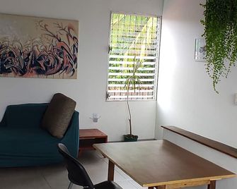 Cozy 1-bedroom apartment in Managua with kitchenette and WiFi - Managua - Sala de estar